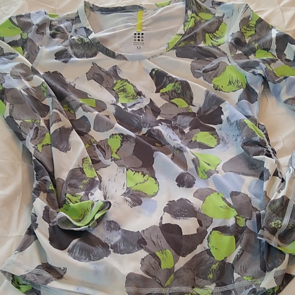 Title Nine long sleeve top